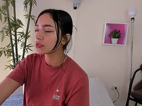 ASIAM_BRUNET's Webcam Show