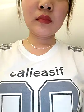 NguyenMyy's Webcam Show