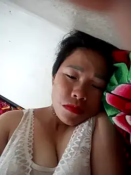 Anh-Huyen33's Webcam Show
