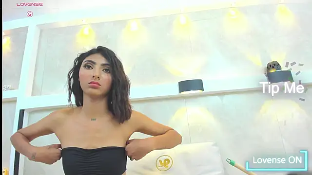 karol_lewiss' Webcam Show