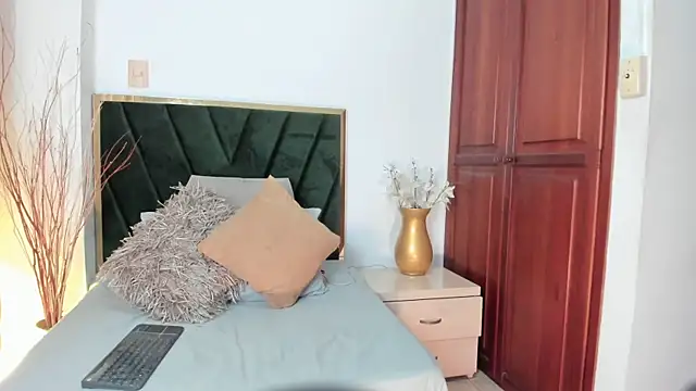 SeleneLujan's Webcam Show