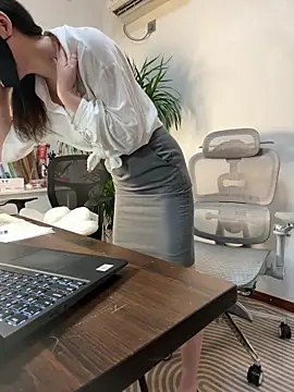 美女Kiera_666在线直播