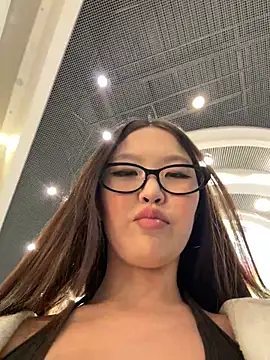 Aiko_Yumi's Webcam Show