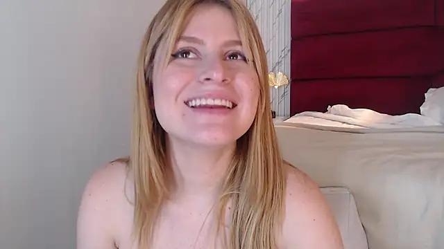 Emmaa_Blonde Live Sex Cams