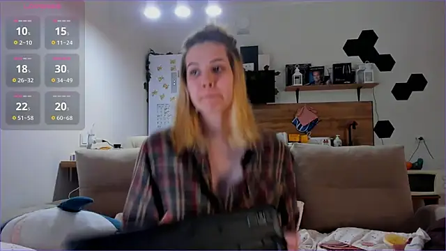 Girl_alone_home's Webcam Show