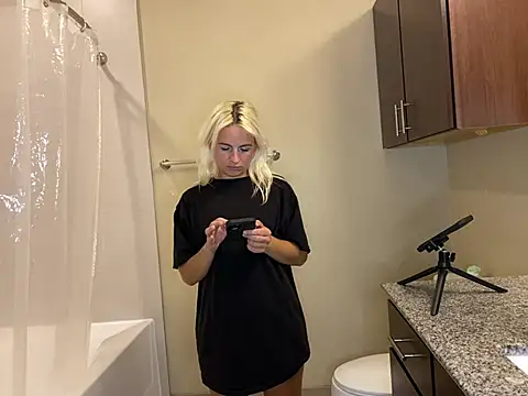 girlfriendmissy's Webcam Show
