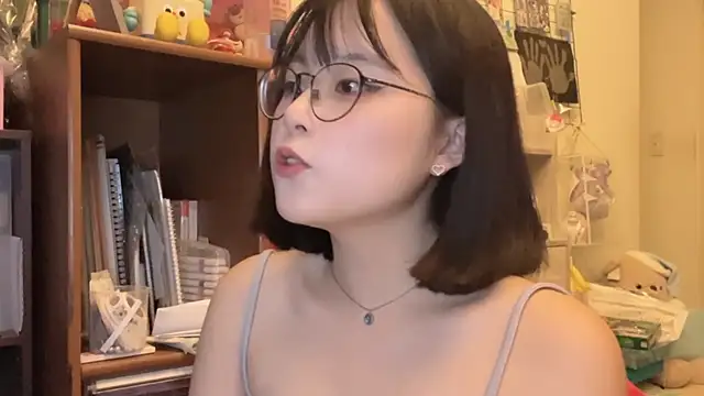 美女luna51888在线直播