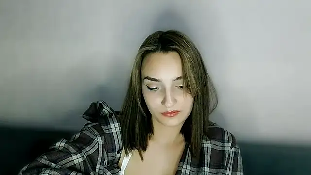 veryshygirl's Webcam Show