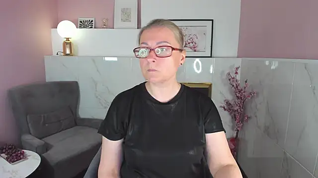 AlexandraKind's Webcam Show