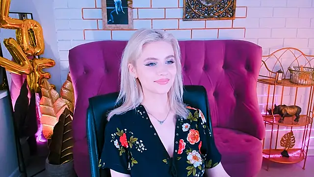 LeonaStane's Webcam Show