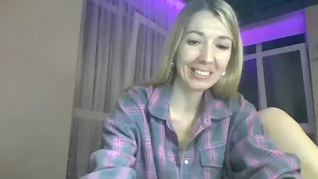 Miravexi's Webcam Show