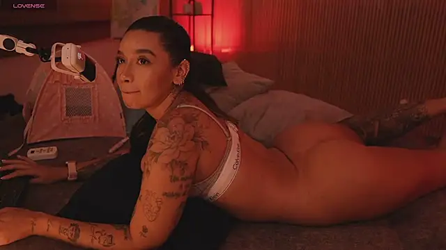 HannahW_'s Webcam Show