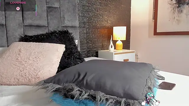 Emilyy_Colliins' Live Chat Room