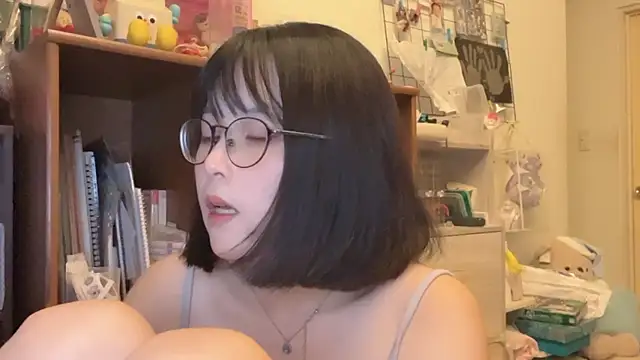 美女luna51888在线直播