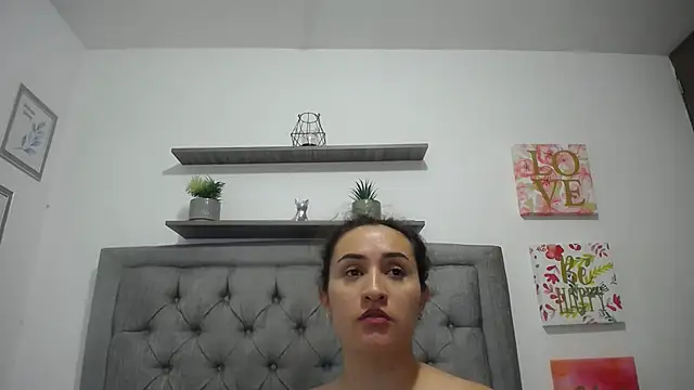 Carolina_love19 网络视讯表演