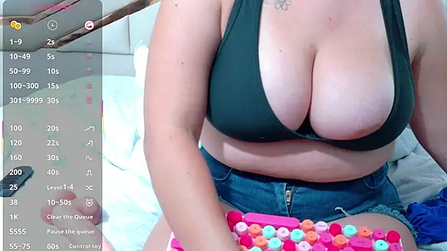 playfulcurvy 网络视讯表演