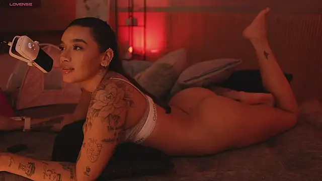 HannahW_'s Webcam Show