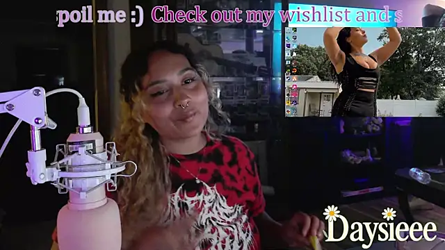 DaysieAfterDark's Webcam Show