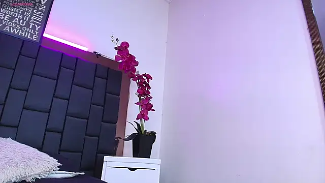 Tina_Heartt Live Sex Cams