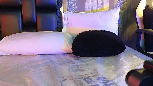 MishaKinki Live Sex Cams