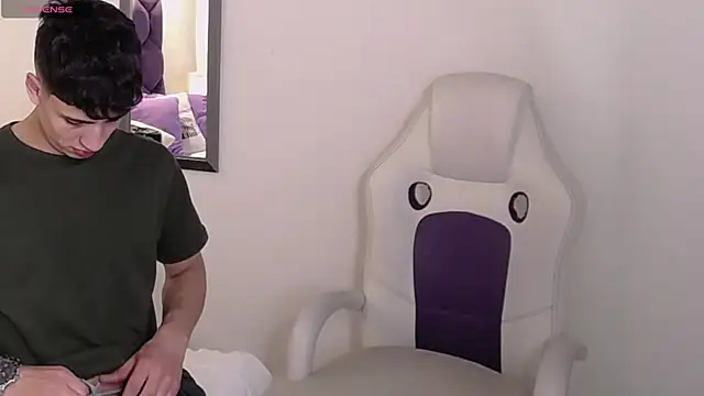 AdrianRinaldi's Webcam Show