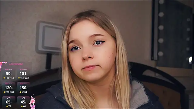 ZaraCreedon's Webcam Show