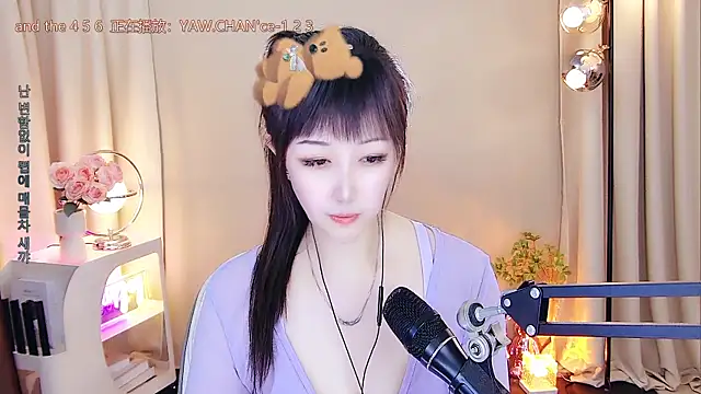美女xiaoya666--baby在线直播