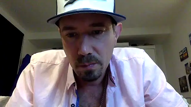 alloallo420's Webcam Show