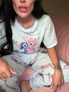 SECRETSLUT-UK webcam show