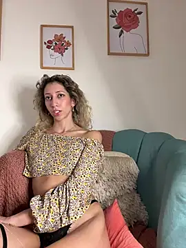 AlmmaMoon webcam show
