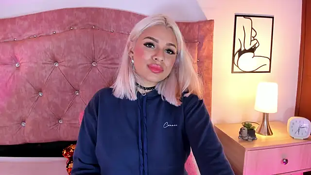 LindaaFoster's Webcam Show