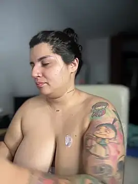horny_roomiess' Webcam Show