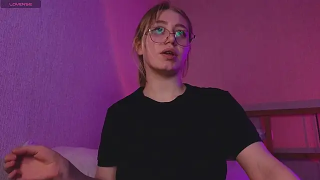 StarsOnTheSkies Live Sex Cams