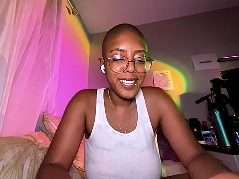 aliasyourfav's Live Chat Room