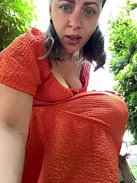 ladywithbigass 网络视讯表演