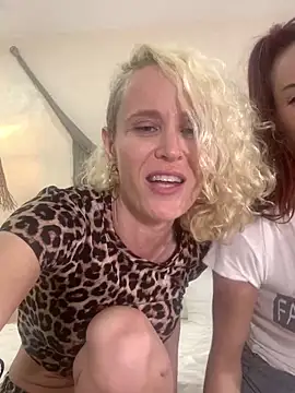 SusieandLacey 网络视讯表演