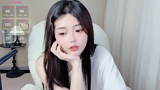 美女CeeKie在线直播