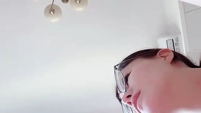 美女Krismil3在线直播