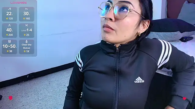 Thania_miller Live Sex Cams