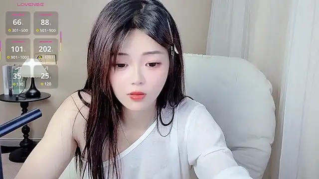 美女CeeKie在线直播