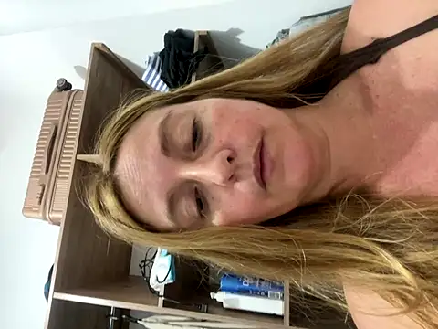 moniquerainx's Webcam Show