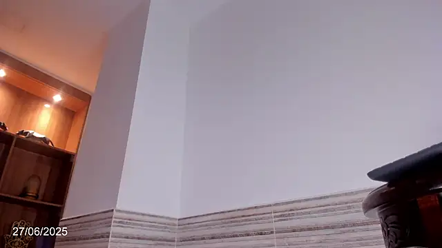 Bonnie_Luxury's Webcam Show