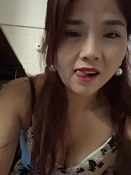 美女Efangfang在线直播