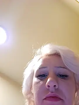 DROPPEDEADDAISY's Webcam Show