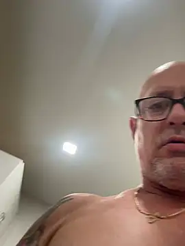 carlospingalinda's Webcam Show