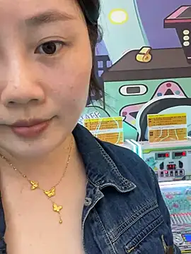 美女qinger2025在线直播