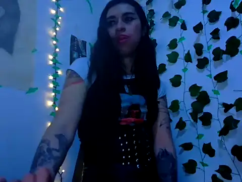lucywhite13's Webcam Show