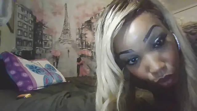 AmazingRedd101 Webcam-Show