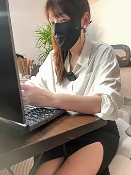 美女Kiera_666在线直播