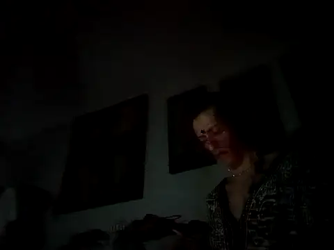 gurlnips' Webcam Show